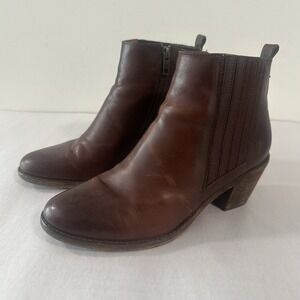 Frye Alton Chelsea Cognac Leather Boot Size 8.5B Ankle Zipper